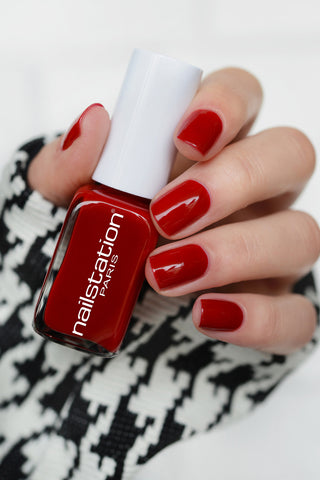 russian rendez-vous | Red nail polish