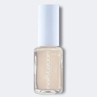 chapeau de paille | Shimmer nude nail polish