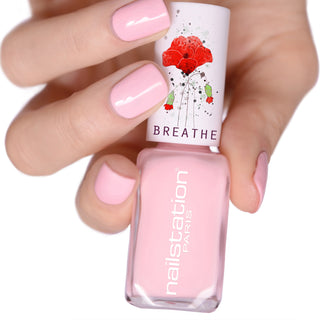 de toute beauté | Breathable and water permeable nail polish | Pink