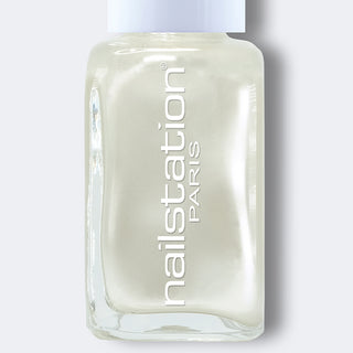 frisson | Pearly white semi-transparent "Glazed Donut Effect" in one coat