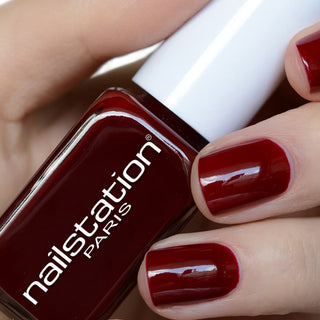 séduction | Red nail polish